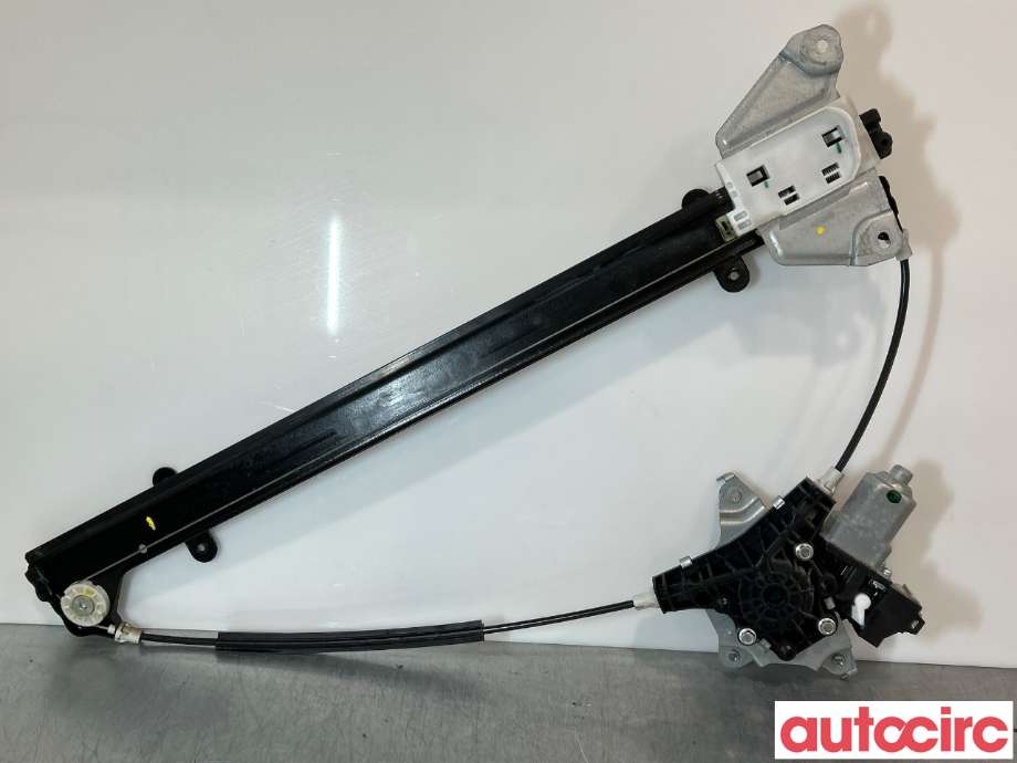 Ruteheis høyre foran til Nissan NV200 2010-2019  (NISSAN|80720BJ00B|80730BJ30A|80700BJ30B0C)