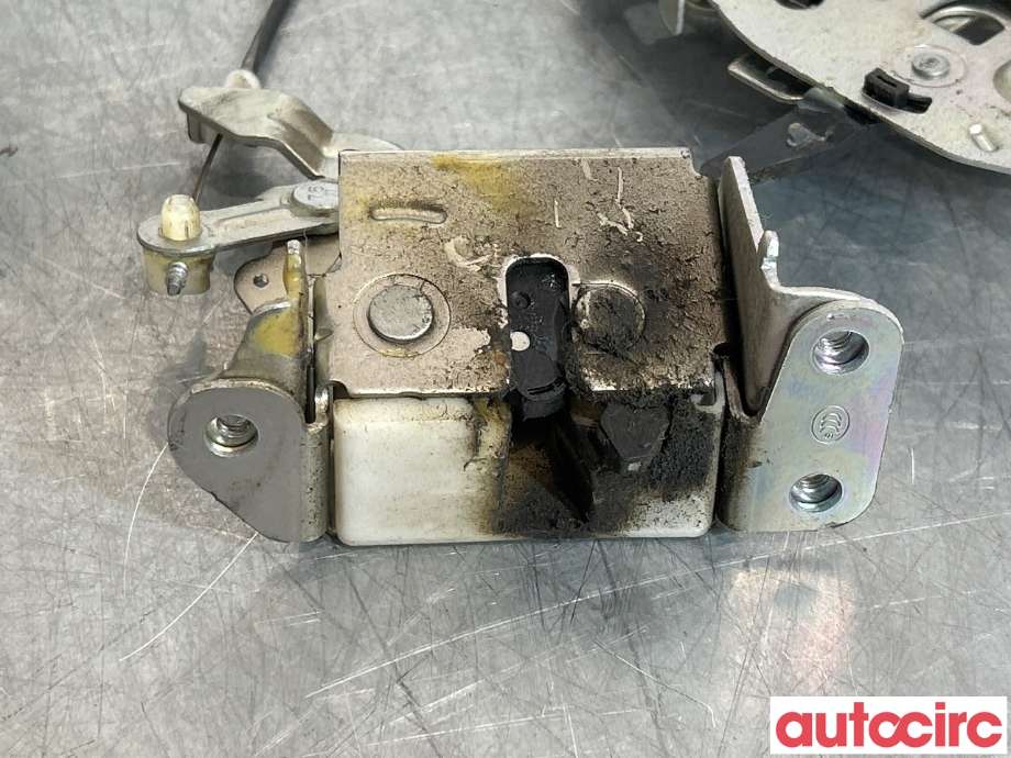 Låsekasse høyre til Nissan NV200 2010-2019  (NISSAN|82500JX00A|82540JX00A|82596JX00A)