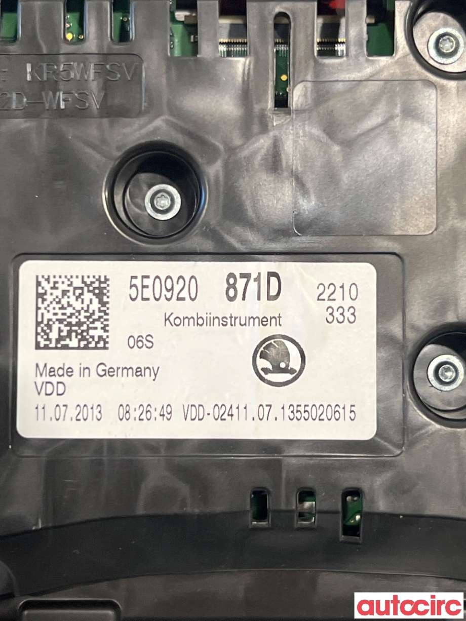 Instrumentpanel til Škoda Octavia 2013-2016 (Type III, Fase 1) (SKODA|5E0920871D|)