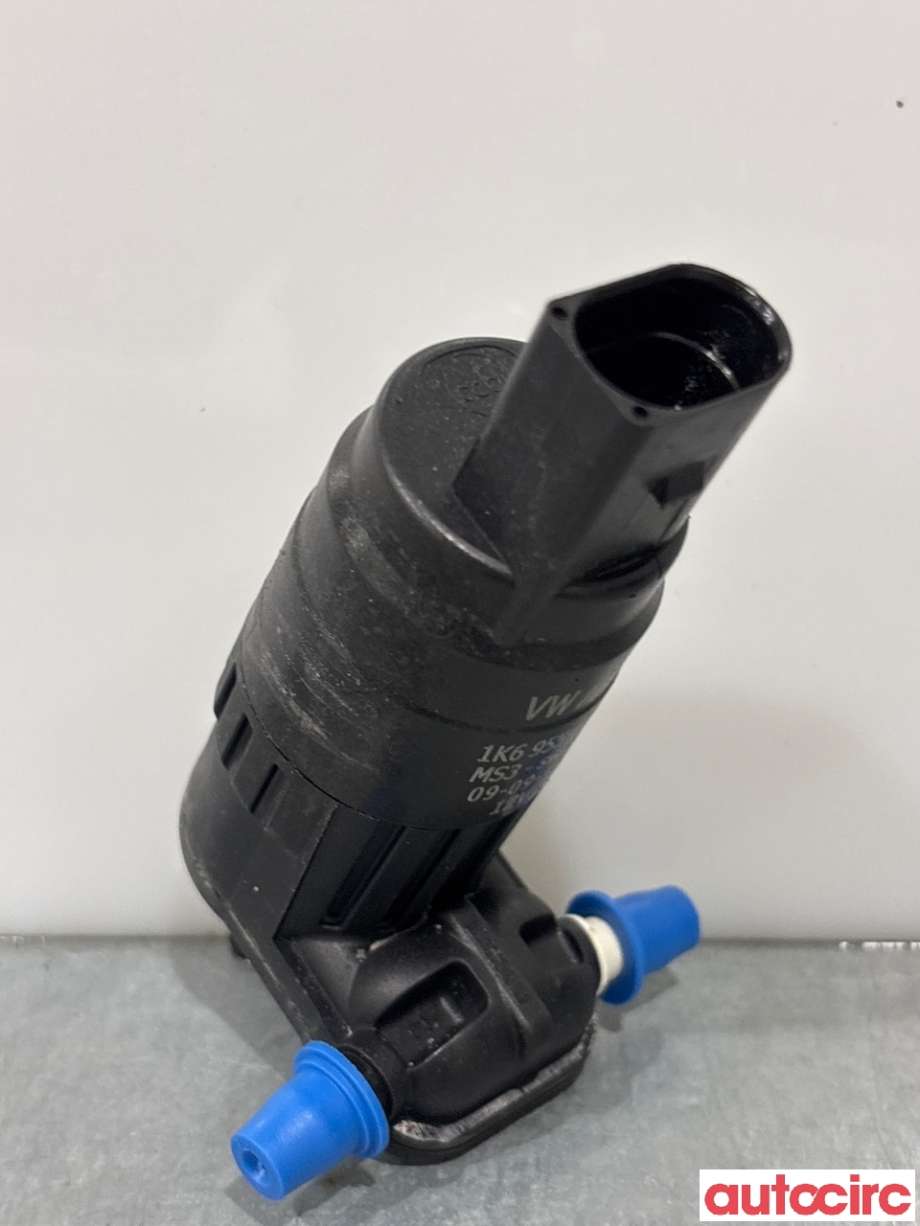 Spylerpumpe foran til VW Caddy, 2015-2020 (Type III, Fase 3)  (VOLKSWAGEN|1K6955651)