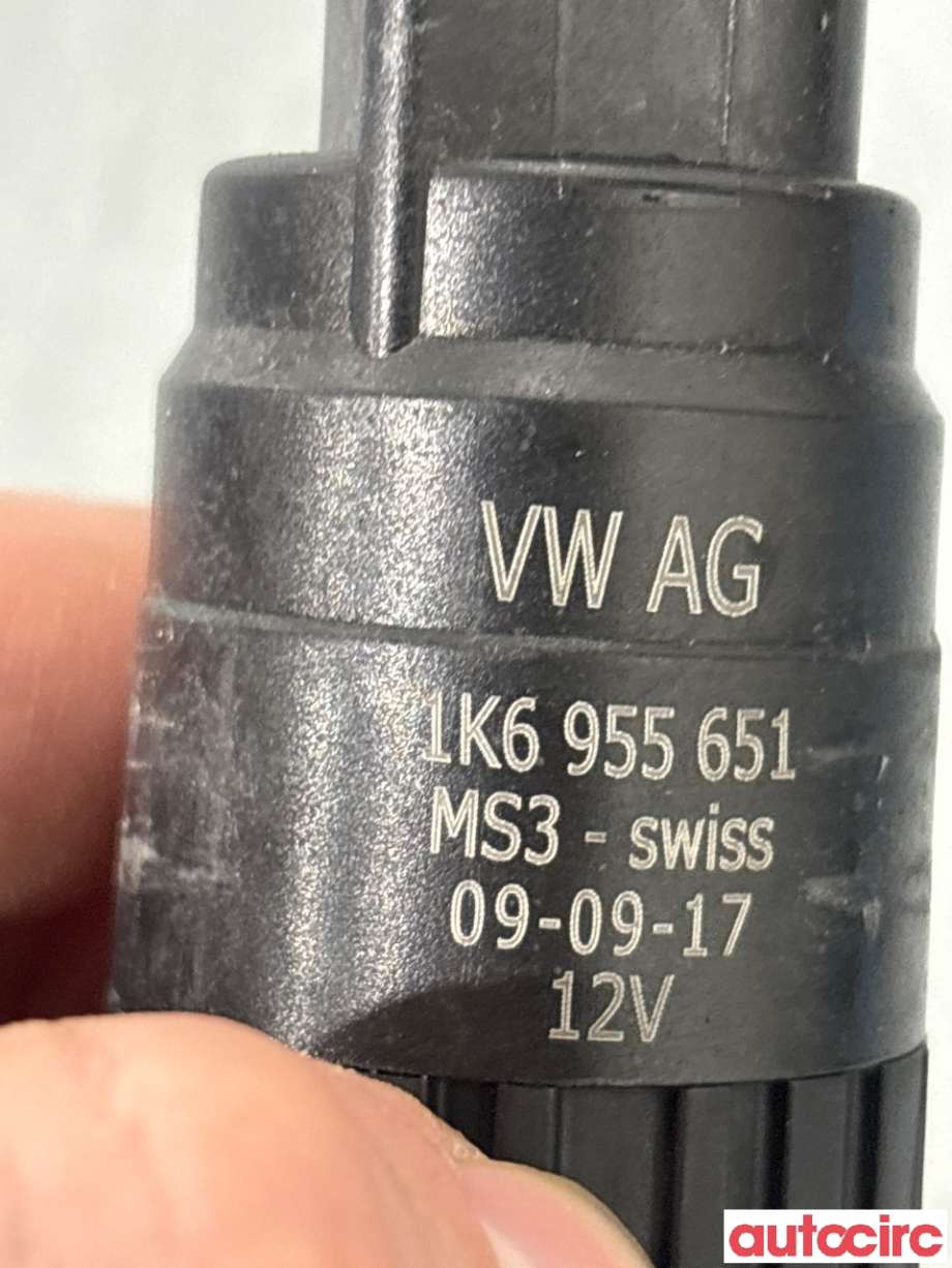 Spylerpumpe foran til VW Caddy 2015-2020 (Type III, Fase 3)  (VOLKSWAGEN|1K6955651|)