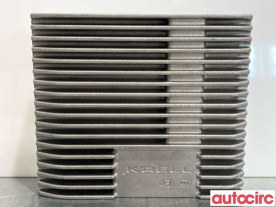Bilstereo forsterker til Hyundai Kona, 2017-2021 (Type I, Fase 1)  (HYUNDAI|96370K4000)