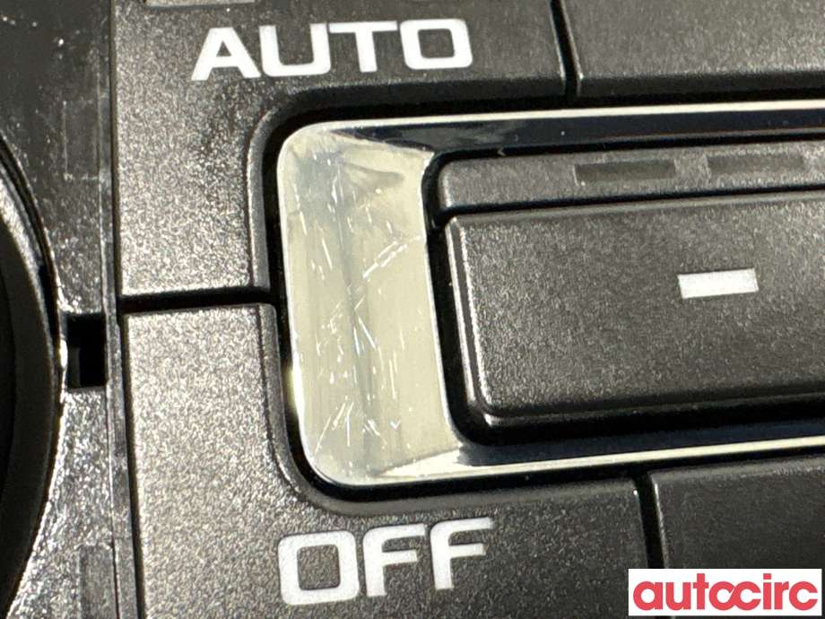 Varmeapparat betjening til Škoda Octavia 2009-2013 (Type II, Fase 2)  (SKODA|3T0907044BN|5HB009749-77|3T0907044DA)