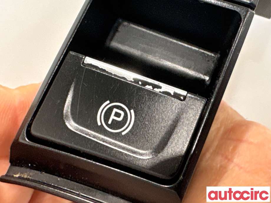 Bryter elektrisk håndbrekk/parkbrems til Kia Niro 2016-2021  (KIA|93310Q4010||93310-Q4010)