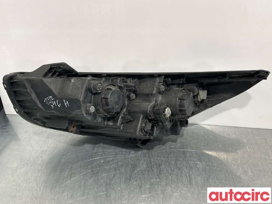 Frontlykt høyre halogen til Hyundai Ix35 2010-2015  (HYUNDAI|921022Y000||921022Y)