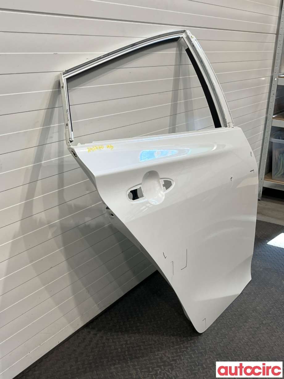 Dør høyre bak til Toyota Prius 2016-2023 (Type IV) (combi) (combi) (TOYOTA|6700347211|6700347210)