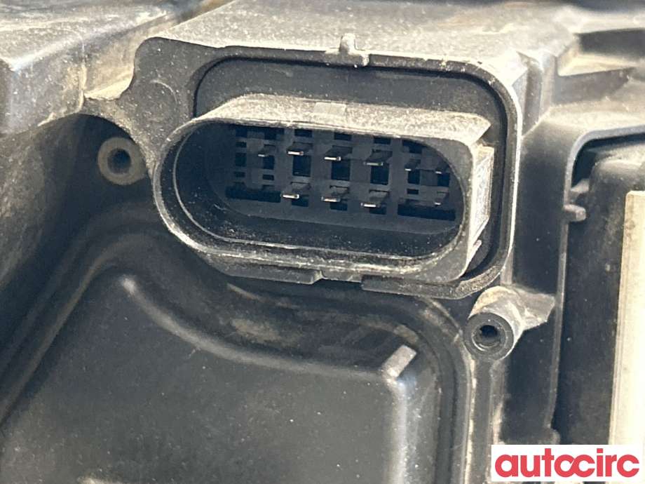 Frontlykt venstre halogen til VW Passat 2015-2019 (Fase 1) (B8) (B8) (VOLKSWAGEN|3G1941113A|3G1941081C)