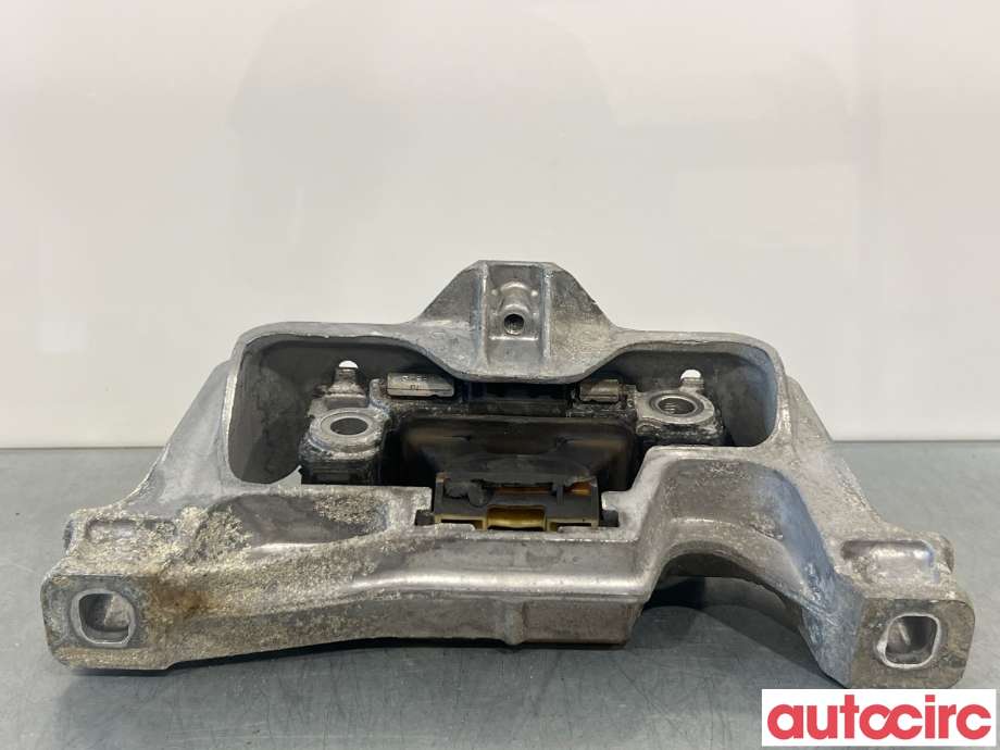 Motorfeste til Mercedes A-Klasse 2012-2018 (W176) (W176) (MERCEDES|A2462402517|)