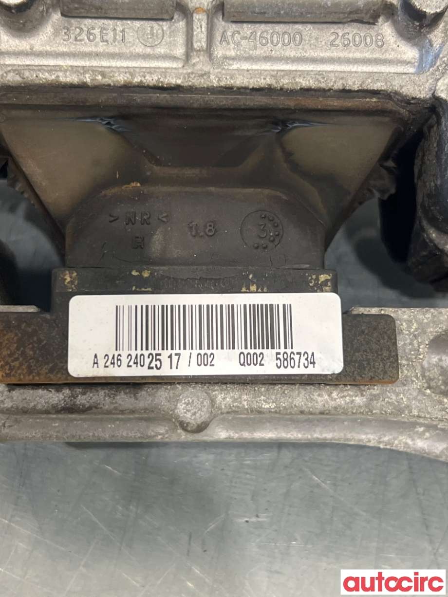 Motorfeste til Mercedes A-Klasse 2012-2018 (W176) (W176) (MERCEDES|A2462402517|)