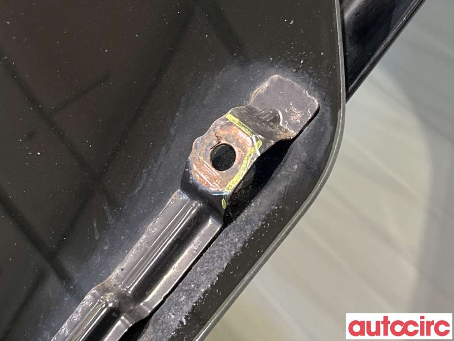Bakluke combi til Suzuki Across 2020-->>  (SUZUKI|T6700-54265)