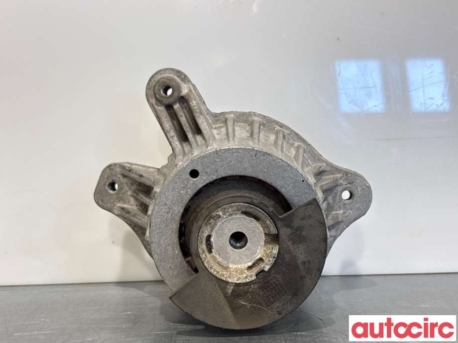 Motorfeste til Mercedes C-Klasse 2014-2018 (Fase 1) (W205) (W205) (MERCEDES|A2052400300|)