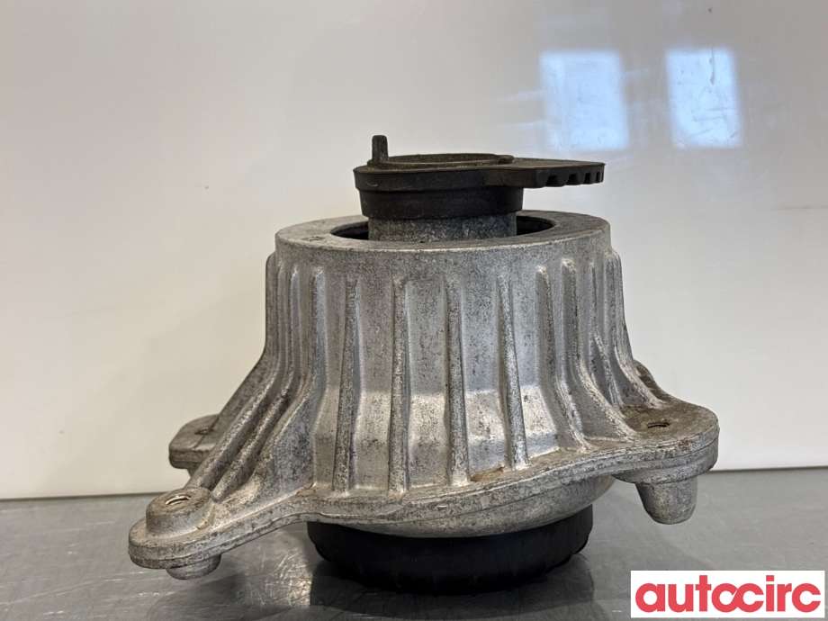 Motorfeste til Mercedes C-Klasse 2014-2018 (Fase 1) (W205) (W205) (MERCEDES|A2052400200|)