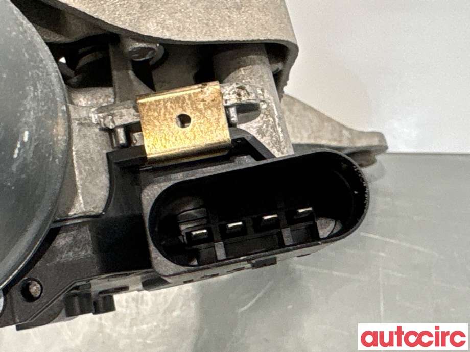 Viskermotor frontrute til Mercedes C-Klasse 2014-2018 (Fase 1) (W205) (W205) (MERCEDES|A2058208102|1397220729|A2058200740)
