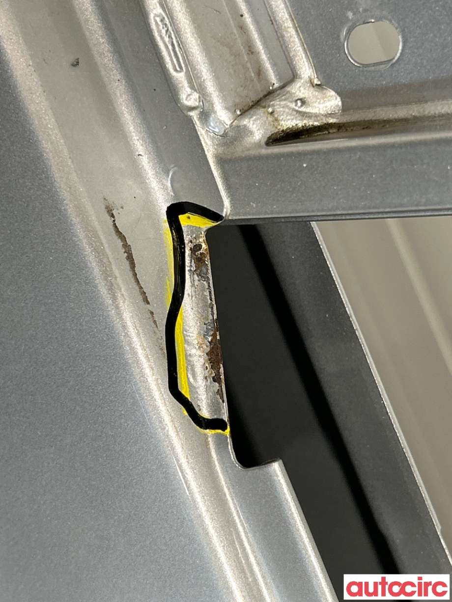 Dør venstre foran til Hyundai Ix35 2010-2015 (HYUNDAI|760032Y000)