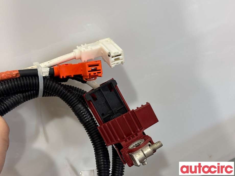 Kabel høy volt (HV) hybrid til Toyota Yaris 2014-2020 (Type III, Fase 2) (TOYOTA|821640D010|)