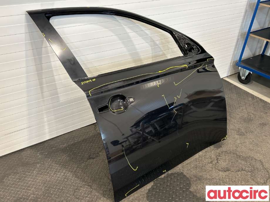 Dør høyre foran til Mitsubishi Outlander 2015-->> (Type III, Fase 2)  (MITSUBISHI|5700B860)