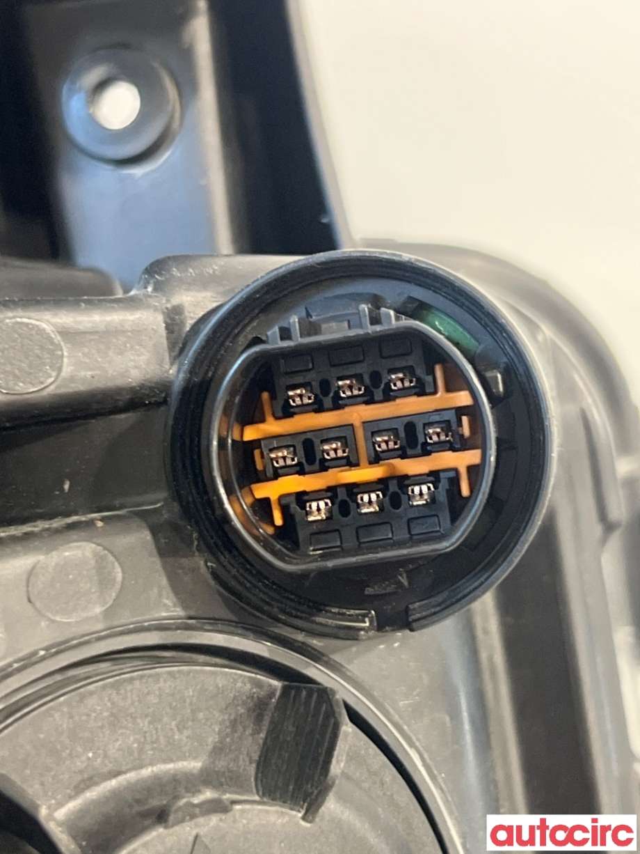 Frontlykt venstre halogen til Hyundai Kona 2017-2021 (Type I, Fase 1)  (HYUNDAI|92101J9150|)