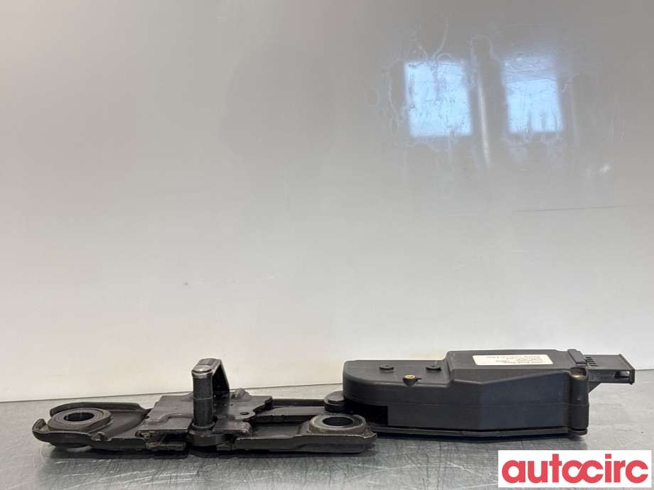 Sentrallås bakluke til Audi A6, Allroad 2012-2014 (Type III, Fase 1) (C7) (C7) (AUDI|NO NUMBER||4F9827383)