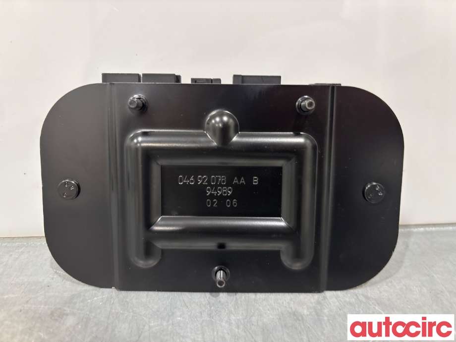 Styreenhet hengerfeste til Jeep Commander 2006-2009  (JEEP|4692075AB|)
