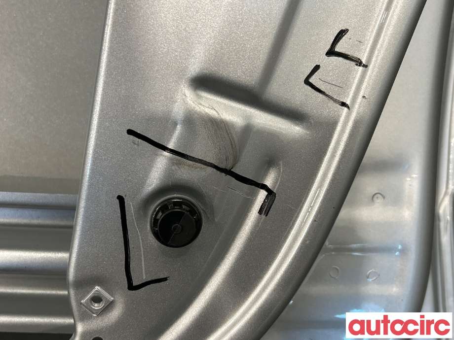 Dør høyre bak til VW Tiguan 2011-2016 (Type I, Fase 2)  (VOLKSWAGEN|5N0833056A)