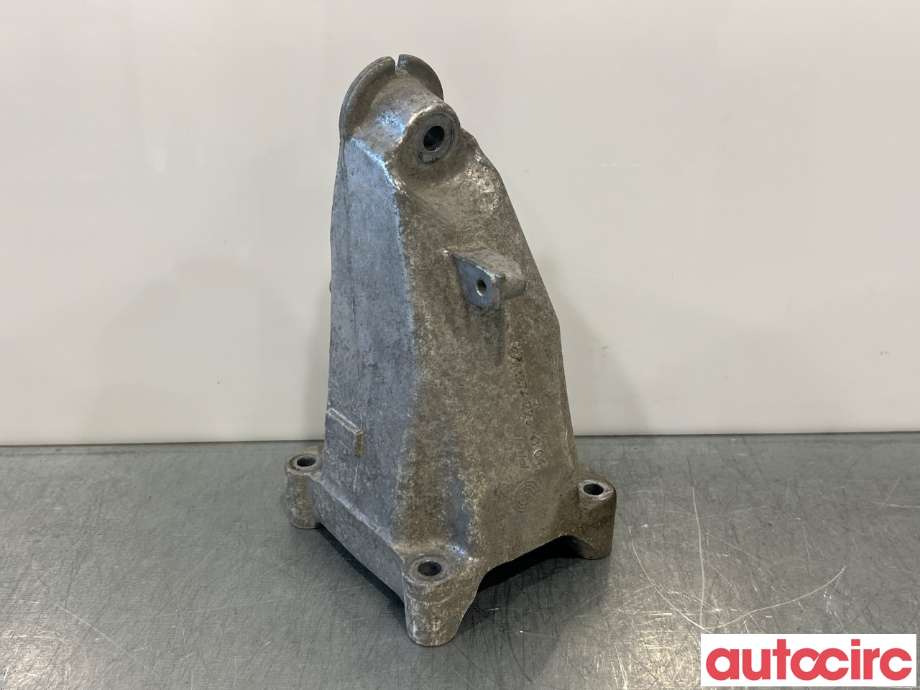 Motorfeste til Mercedes C-Klasse 2014-2018 (Fase 1) (W205) (W205) (MERCEDES|A2742234304|)
