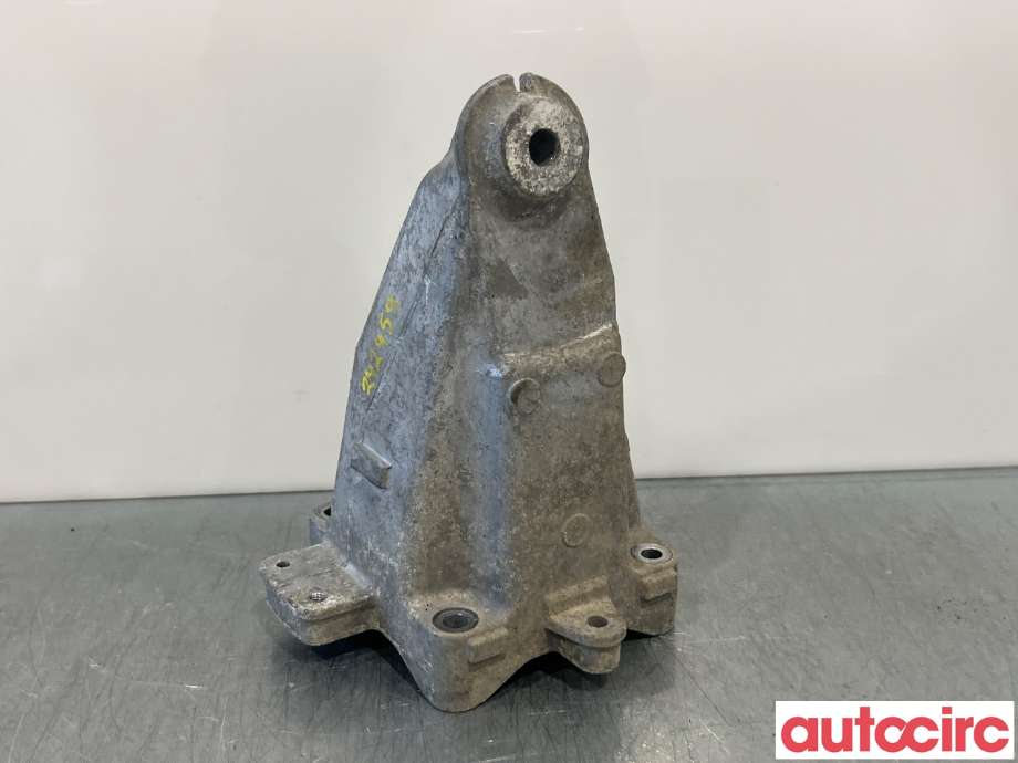 Motorfeste til Mercedes C-Klasse 2014-2018 (Fase 1) (W205) (W205) (MERCEDES|A2742231004|)