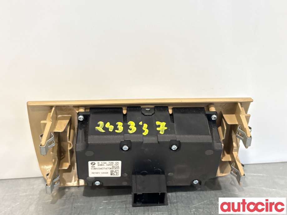 Bryter lys til BMW X5 2007-2013 (E70) (E70) (BMW|61319134726|33610201|9134726)