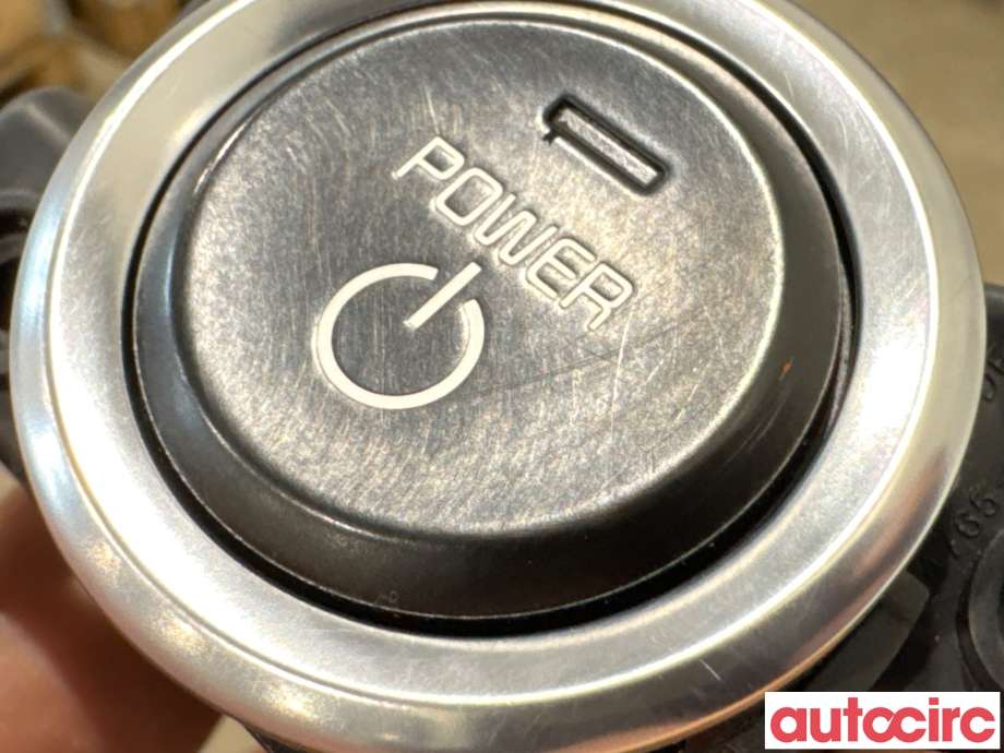 Bryter start/stopp til Kia Niro 2016-2021  (KIA|95430Q4700|)