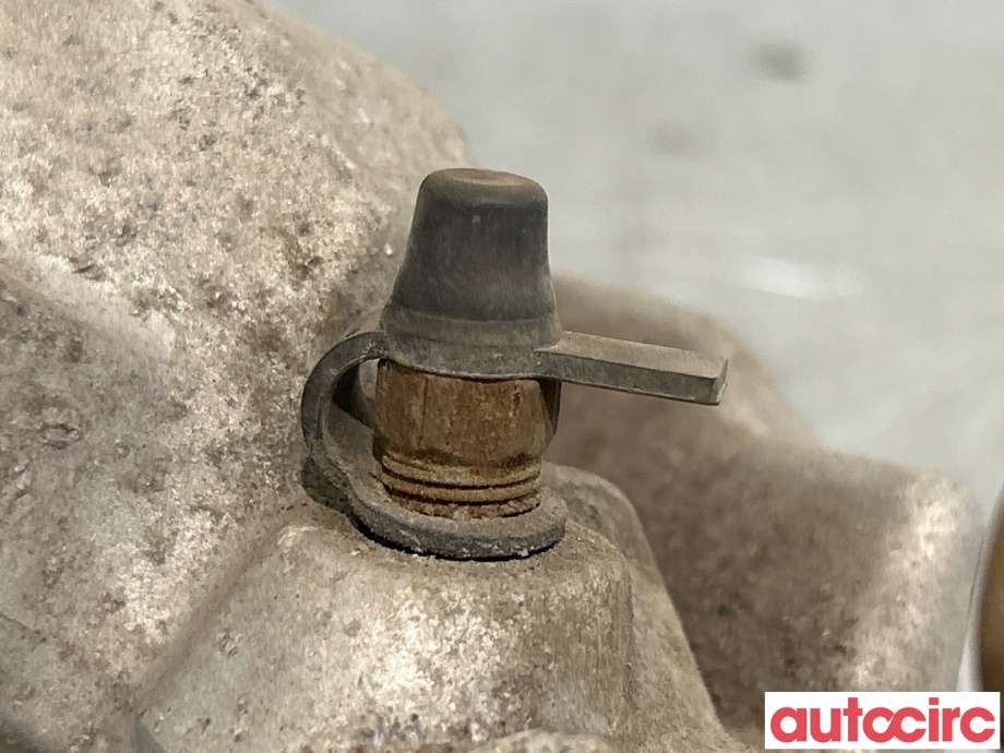 Bremsecaliper høyre bak til Toyota Avensis 2009-2015 (Type III, Fase 1)  (TOYOTA|4783005030|)