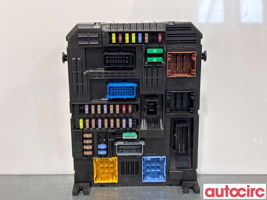 Sikringsboks til Toyota Proace, 2016-->> (Type II)  (TOYOTA|SU001B2672)