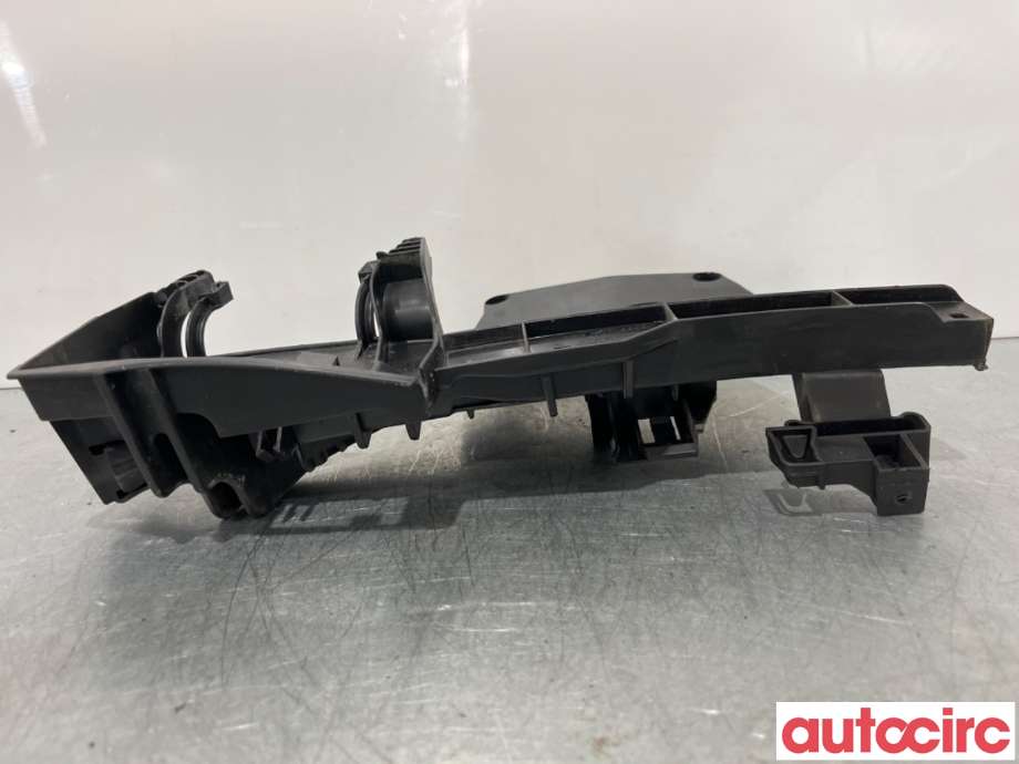 Diverse deler til Volvo XC70 2008-2013 (Type II, Fase 1)  (VOLVO|30661073|)