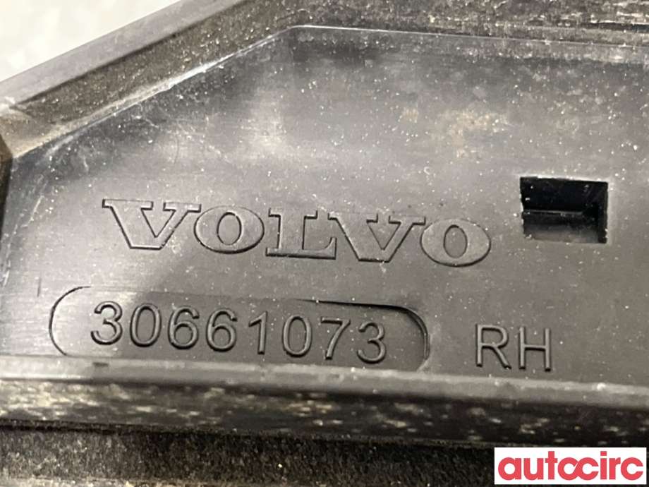 Diverse deler til Volvo XC70 2008-2013 (Type II, Fase 1)  (VOLVO|30661073|)