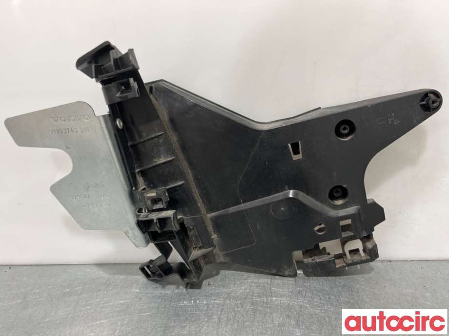 Diverse deler til Volvo XC70 2008-2013 (Type II, Fase 1)  (VOLVO|31253942|)