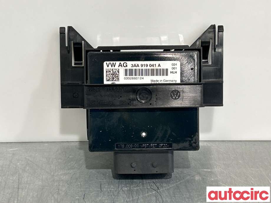Styreenhet diverse til VW Transporter / Caravelle, 2009-2015 (Fase 2) (T5) (T5) (VOLKSWAGEN|3AA919041A)