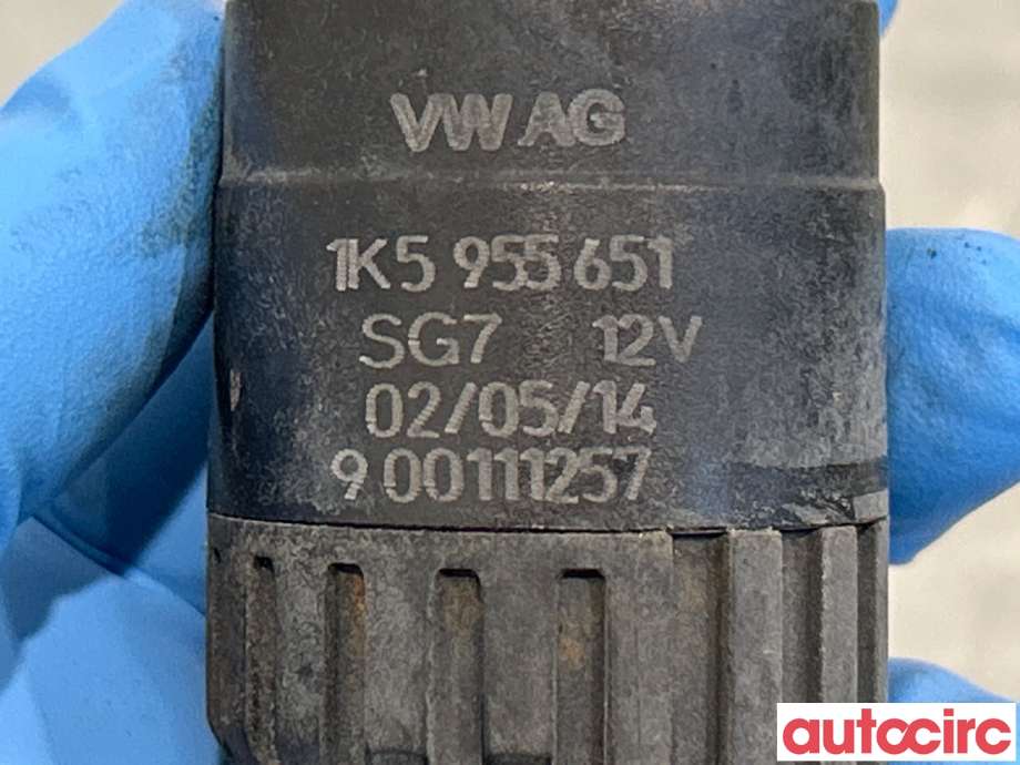 Spylerpumpe foran til VW Transporter / Caravelle 2009-2015 (Fase 2) (T5) (T5) (VOLKSWAGEN|1K5955651|900111257)