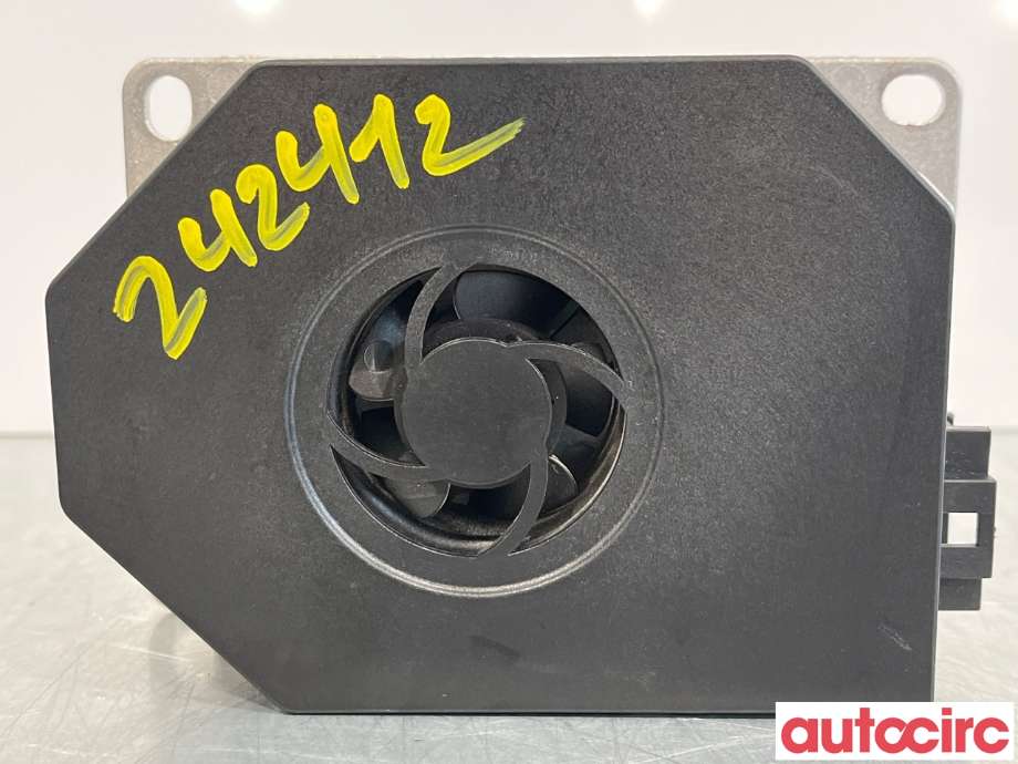 Bilstereo forsterker til Mercedes E-Klasse 2009-2013 (Fase 1) (W212) (W212) (MERCEDES|A2188201100|9010|A2118705189)