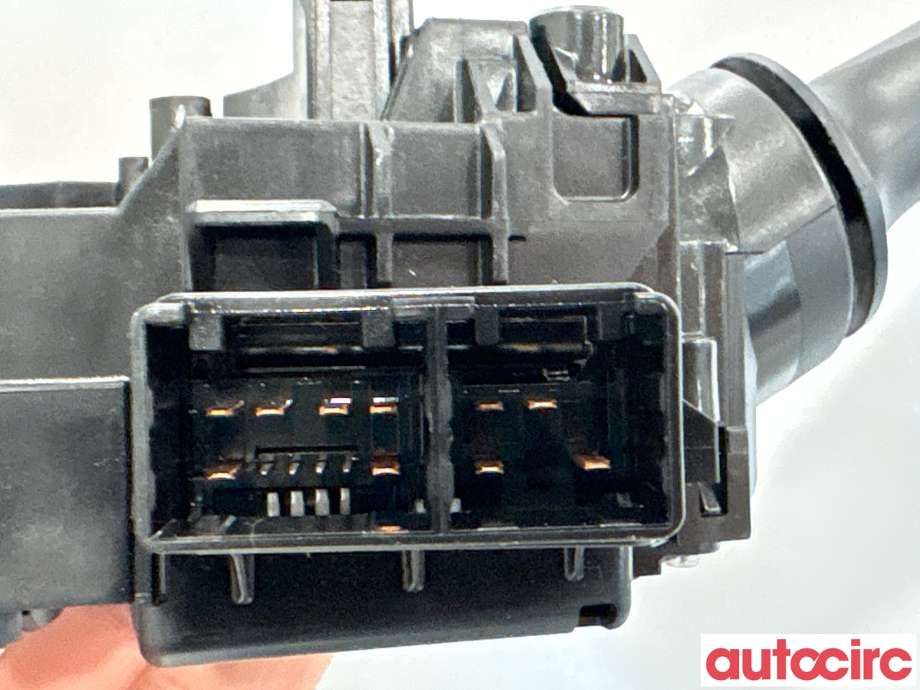 Bryter combi til Toyota RAV4 2013-2015 (Type IV, Fase 1) (TOYOTA|8414033250|)