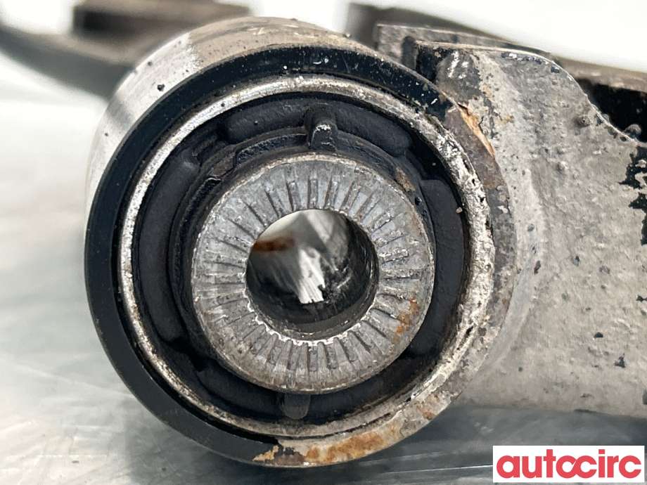 Bærebru venstre foran nedre til Peugeot 308 2013-2021 (Type II) (PEUGEOT|9820381680||7BAA231027079G)
