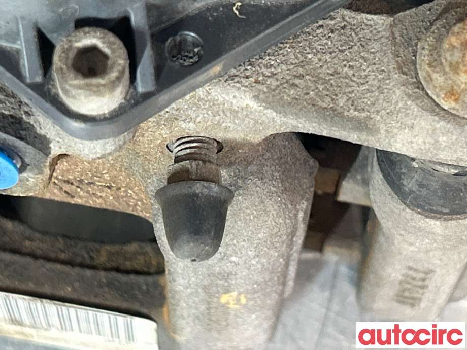 Bremsecaliper høyre bak til Peugeot 308 2013-2021 (Type II)  (PEUGEOT|1608998980||9819059480)