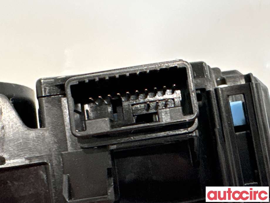 Bryter blink til Toyota Prius 2016-2023 (Type IV) (combi) (combi) (TOYOTA|8414047200|)
