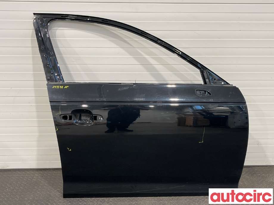 Dør høyre foran til Audi A4 2015-2019 (Type V, Fase 1) (B9) (B9) (AUDI|8W0831052D|8W0831052)