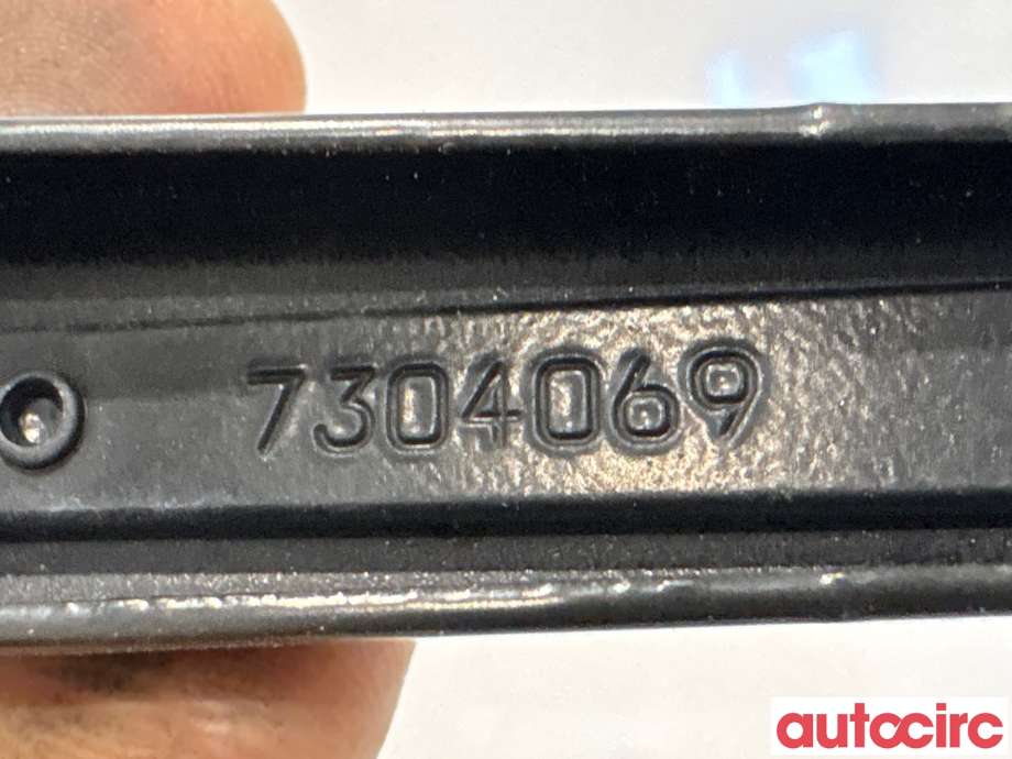 Viskerarmer frontrute til BMW X5 2013-2018 (F15) (F15) (BMW|61617304069||7304069)