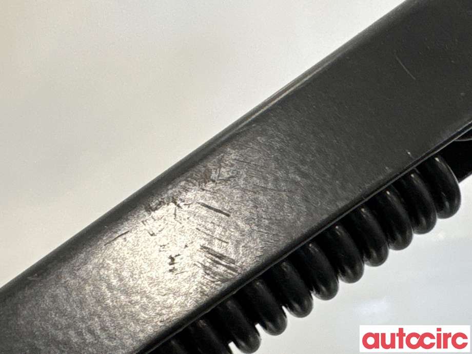 Viskerarmer frontrute til BMW X5 2013-2018 (F15) (F15) (BMW|61617304069||7304069)