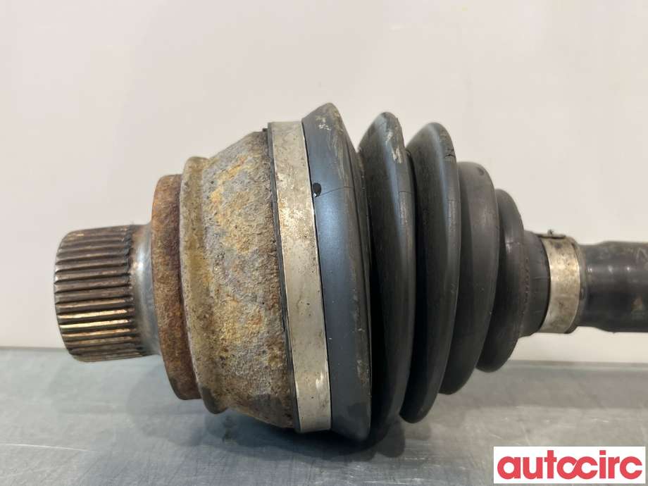 Drivaksel venstre foran til Audi A4 2007-2014 (Type IV) (B8) (B8) (AUDI|8K0407271Q|)