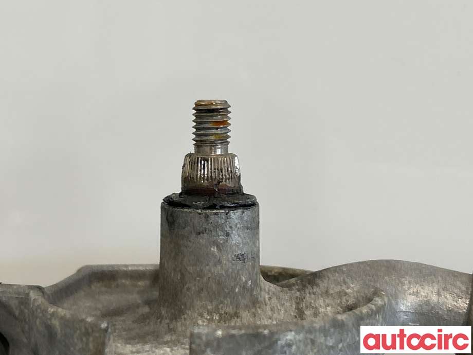 Viskermotor frontrute til Jeep Commander 2006-2009 (JEEP|55156851AE||55156851AD)