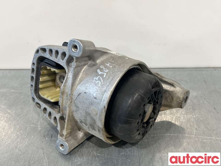Motorfeste til Audi A4 2015-2019 (Type V, Fase 1) (B9) (B9) (AUDI|8W0199372CD|)