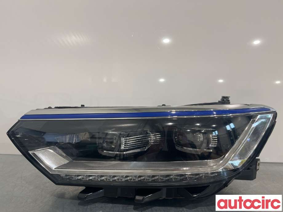 Frontlykt venstre halogen til VW Passat, 2015-2019 (Fase 1) (B8) (B8) (VOLKSWAGEN|3G1941113A)