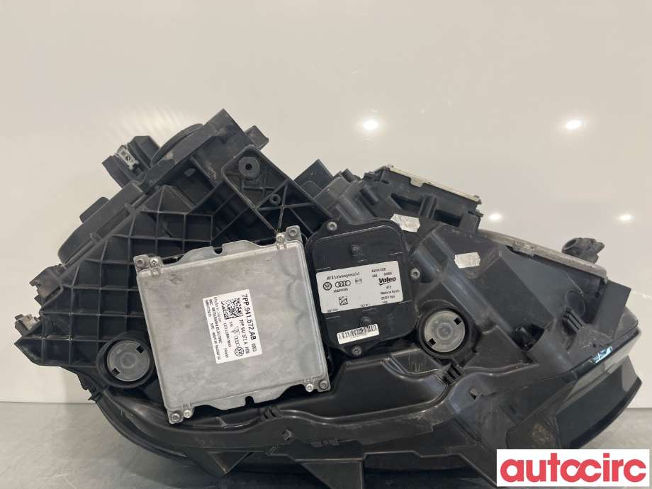 Frontlykt venstre halogen til VW Passat 2015-2019 (Fase 1) (B8) (B8) (VOLKSWAGEN|3G1941113A|3G1941081J)