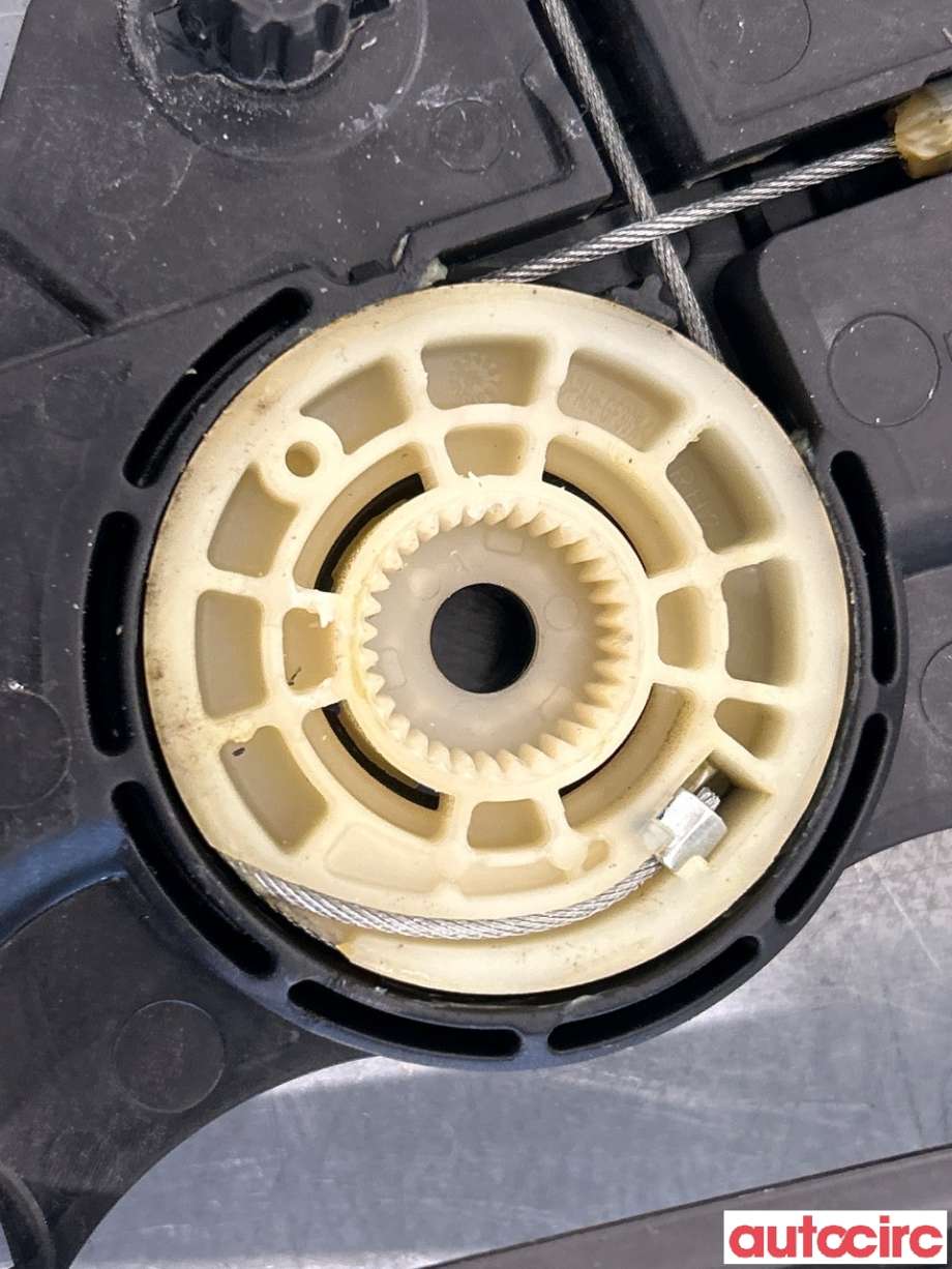 Ruteheis til VW Caddy 2015-2020 (Type III, Fase 3) (VOLKSWAGEN|2K5837462)