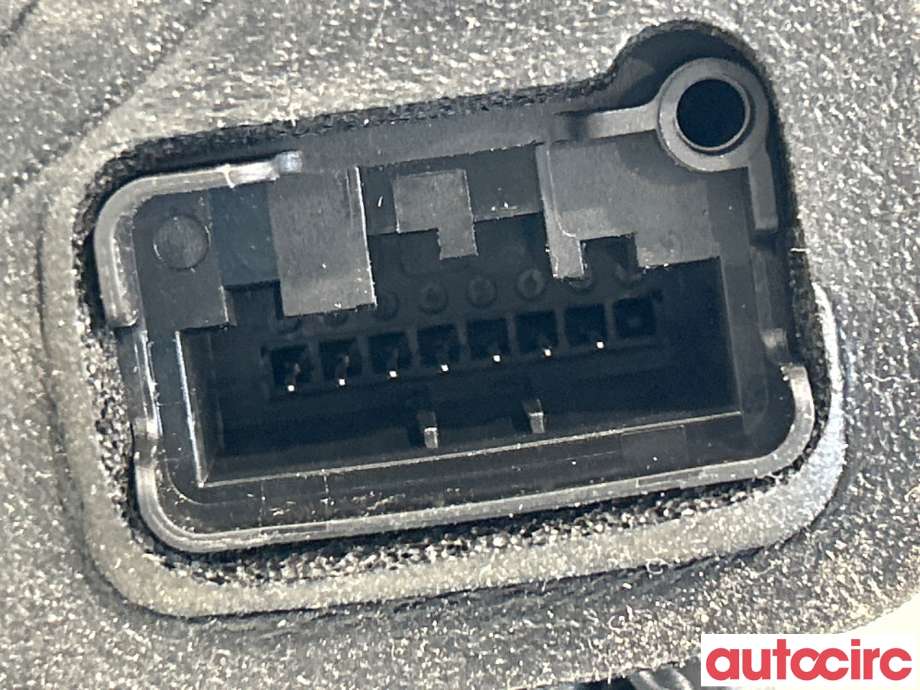 Låsekasse høyre foran til VW Caddy 2015-2020 (Type III, Fase 3) (VOLKSWAGEN|5TB837016C||5TB837016A)
